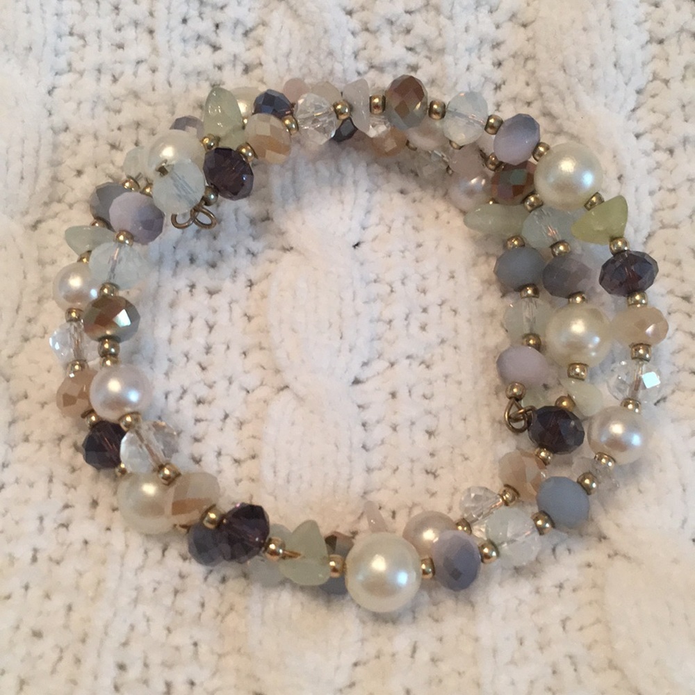 Adjustable wire bracelet